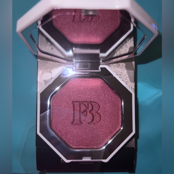 Fenty Beauty Killawatt Foil Freestyle Highlighter-Ruby Richez. Pink, Blush, Dark - Picture 6 of 8